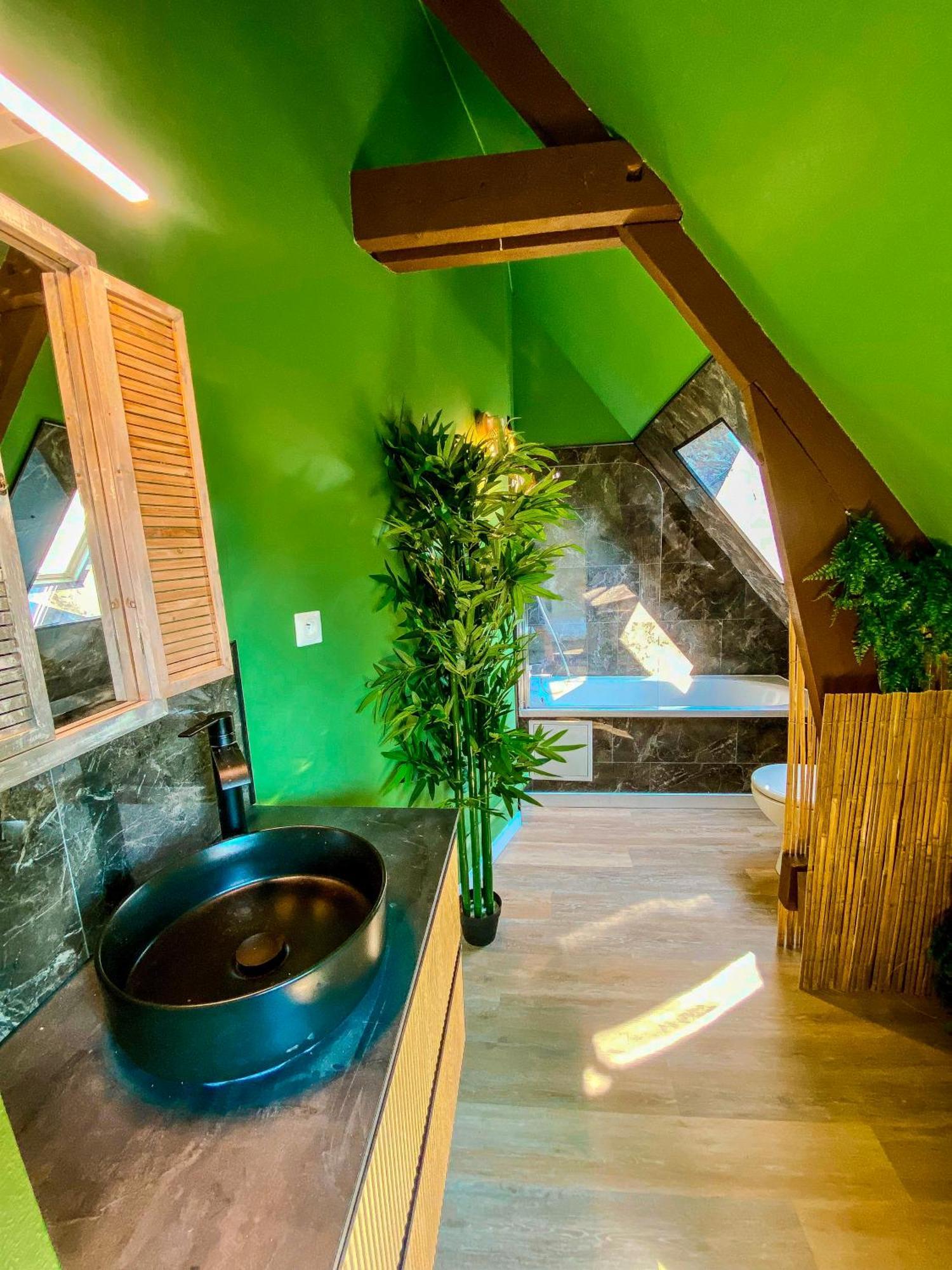 לה פורטל La Kabane , Appartement Proche Centre Et Plage Avec Experience Decoration Jungle Unique מראה חיצוני תמונה